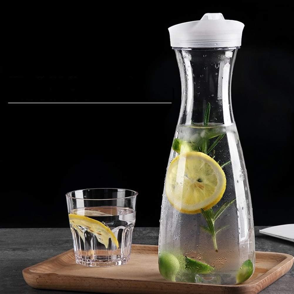 Pitcher Carafes with Lid for Juice 20 oz Plastic Carafe with Lid for Juice with Lid Decanter Drink Bottle 0.9 Liter Pitcher Beverage Container Kettle Carafes for Juice Plastic for Halloween Party