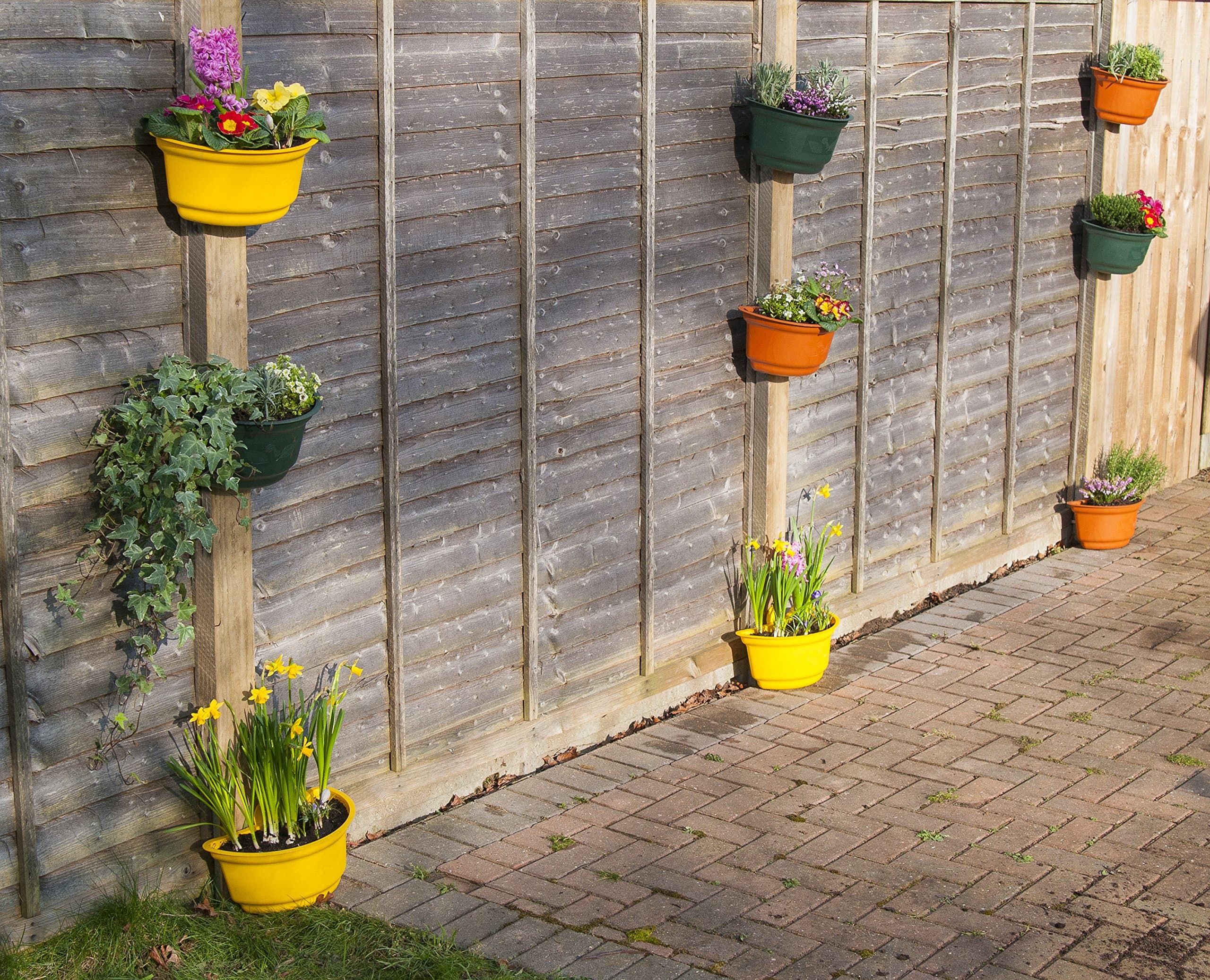 9 x Premium Curved Garden Planters for Fences – Colourful & Attractive Green, Yellow, Black and Terracotta Decorative Medium-Size 4-Litre Plant Pot Planters with Fixings for Walls, Wooden Fences, Posts (9 x Yellow)