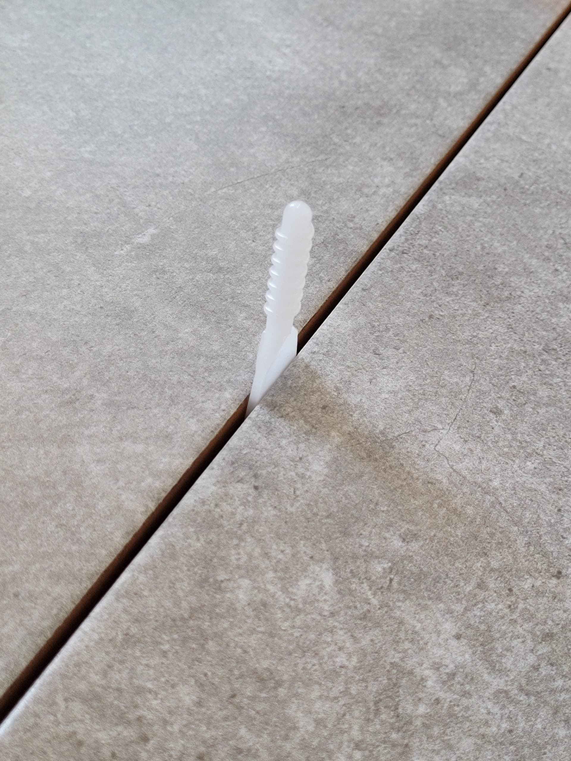 Tile Levelling Twister System 2mm - Twister Screw 200 Pcs (200)